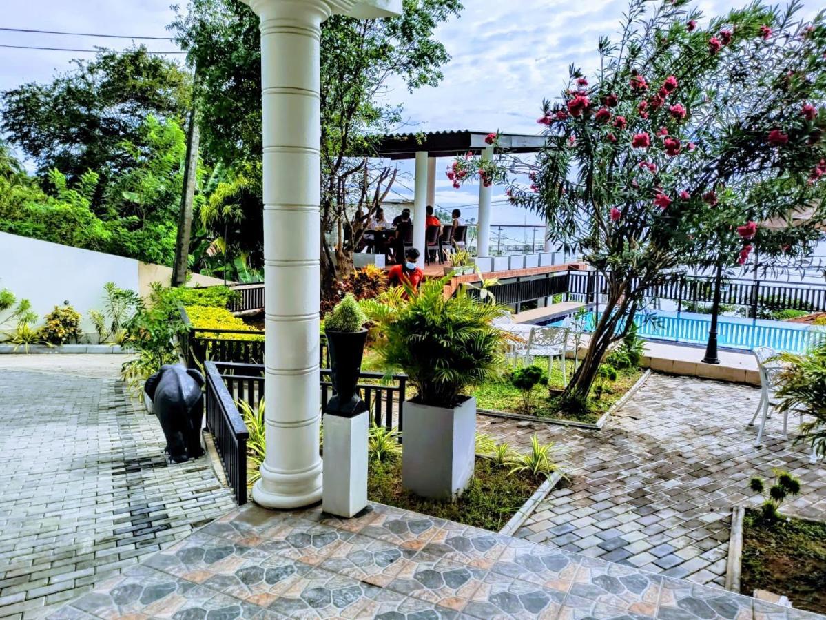 Queens Beach Hotel 坦加拉 外观 照片