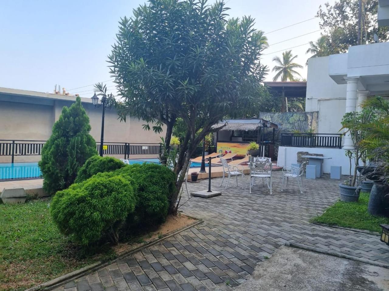 Queens Beach Hotel 坦加拉 外观 照片