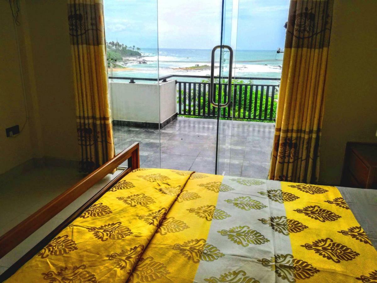 Queens Beach Hotel 坦加拉 外观 照片