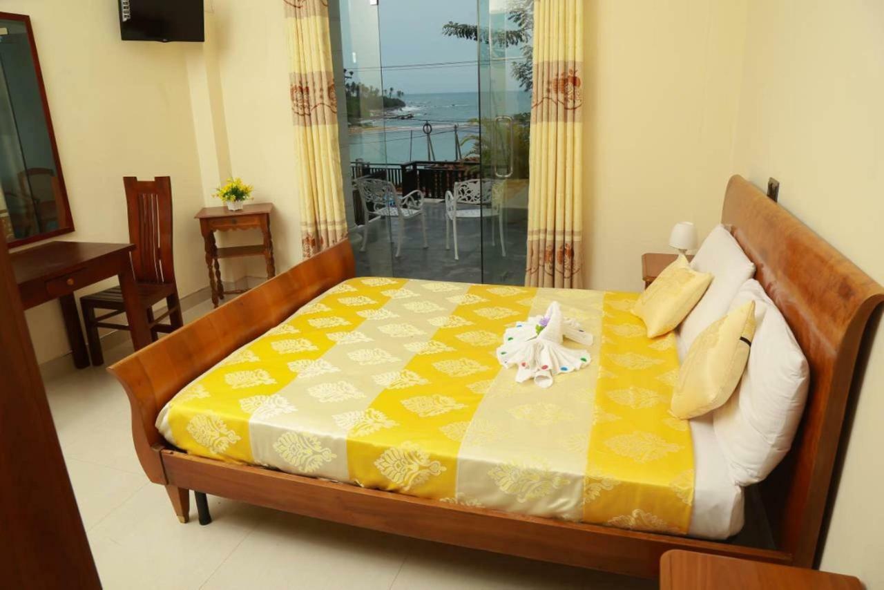 Queens Beach Hotel 坦加拉 外观 照片