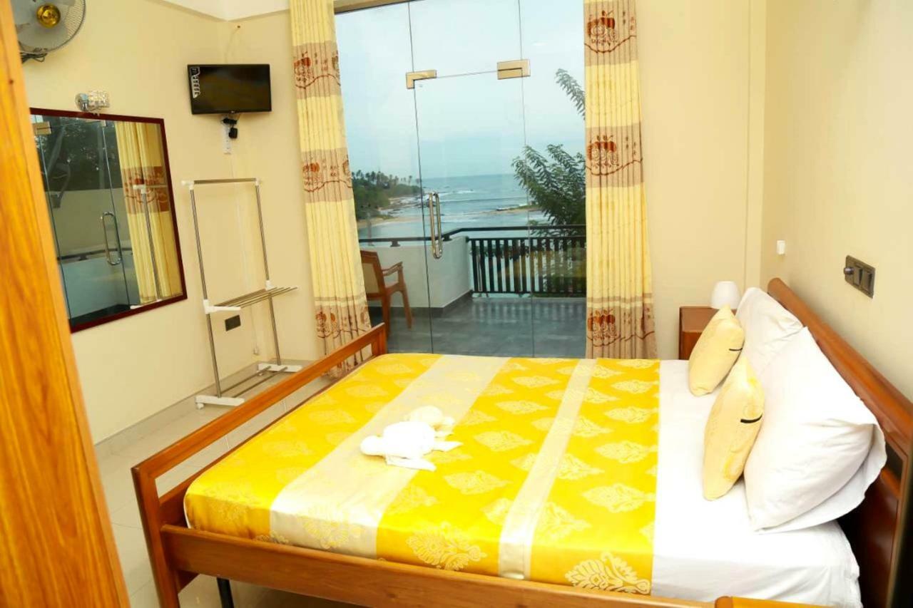 Queens Beach Hotel 坦加拉 外观 照片