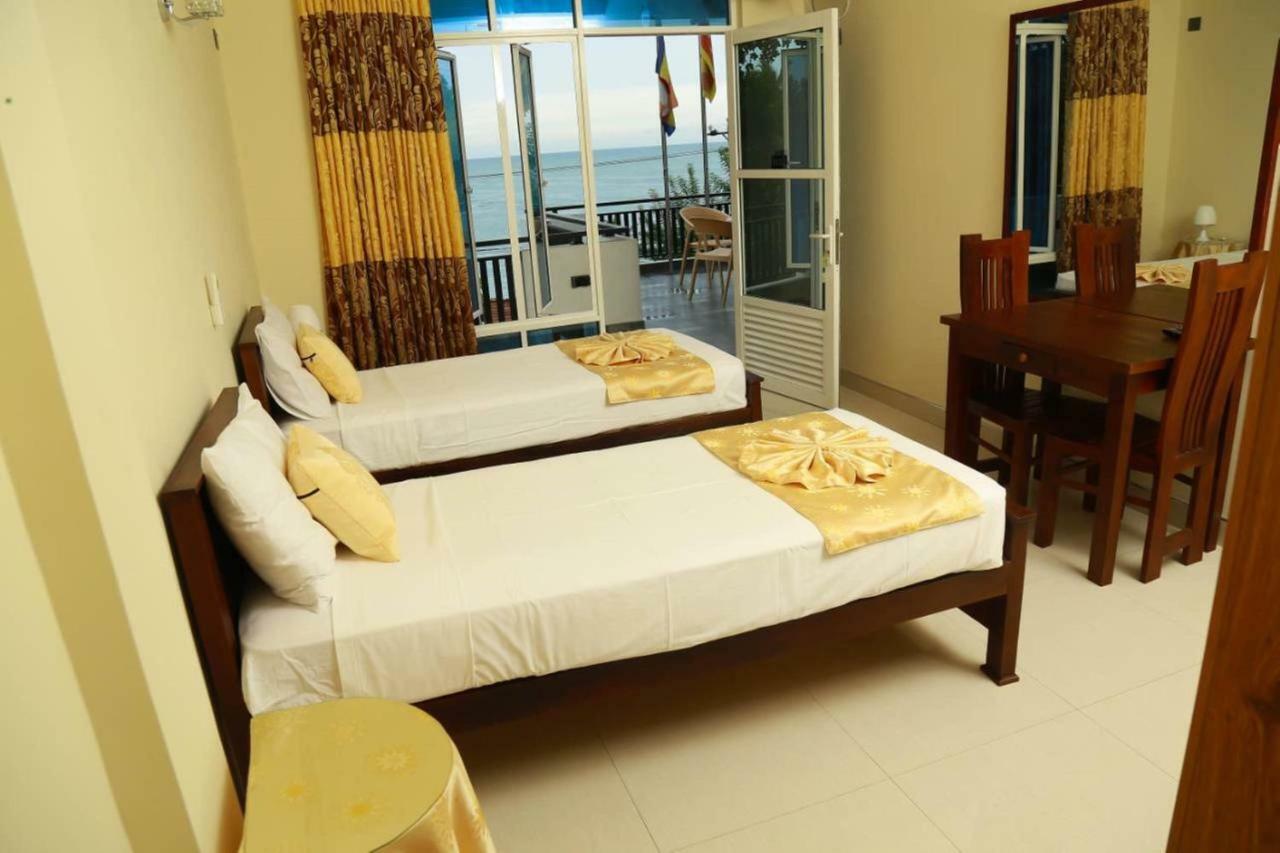 Queens Beach Hotel 坦加拉 外观 照片